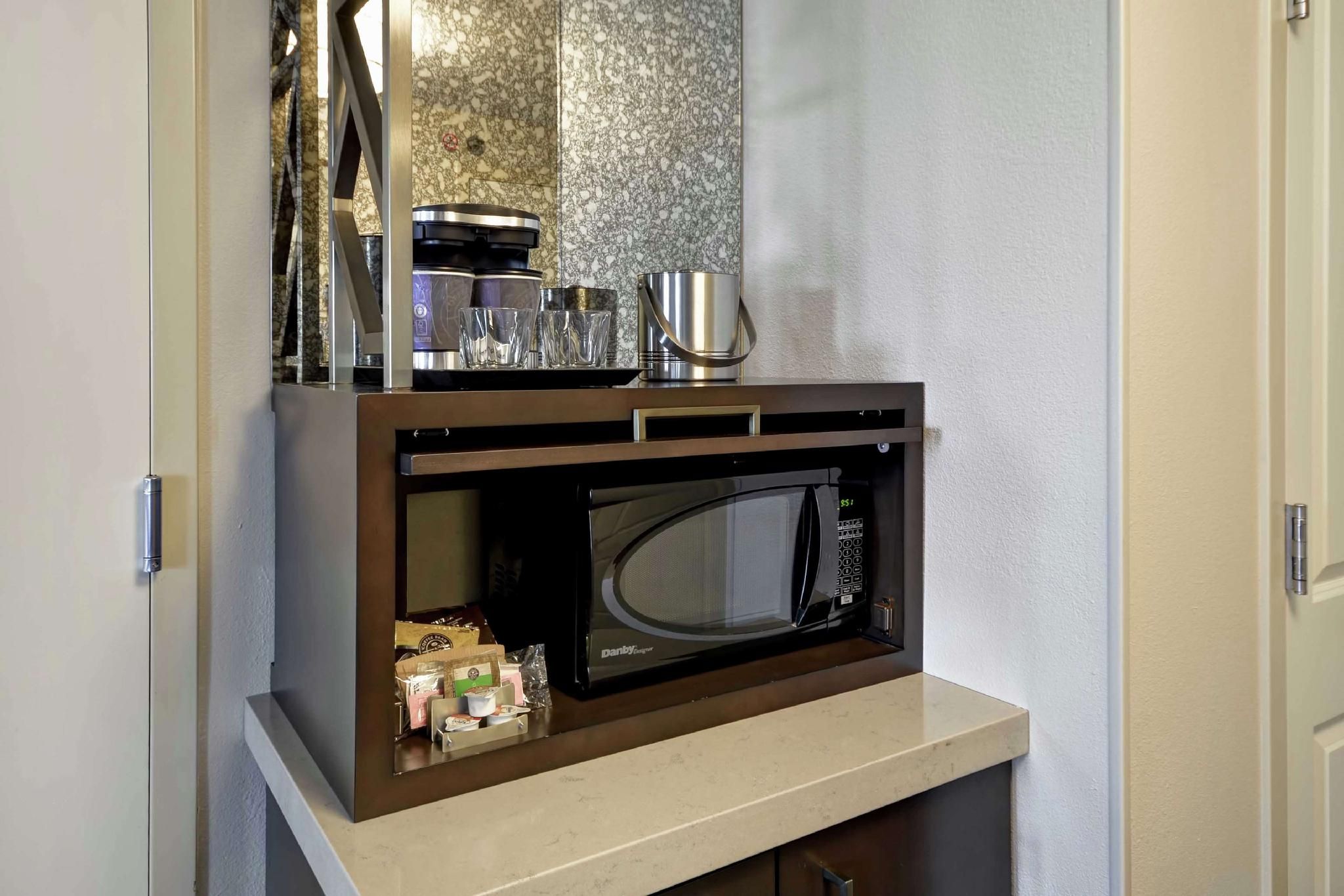 undefined DoubleTree by Hilton Chicago Midway Airport 8