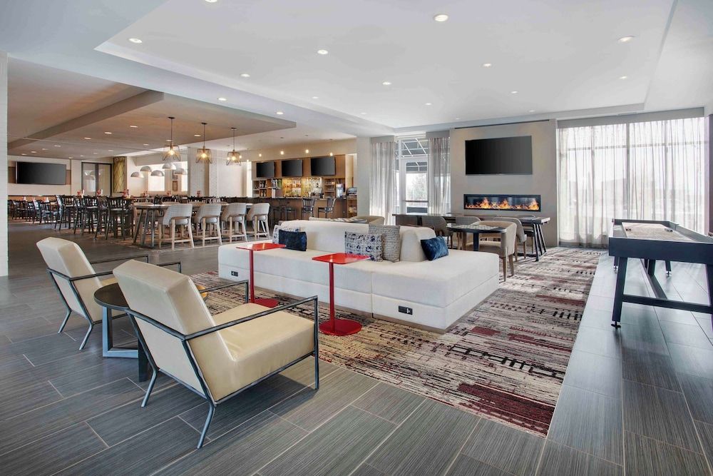 undefined DoubleTree by Hilton Chicago Midway Airport