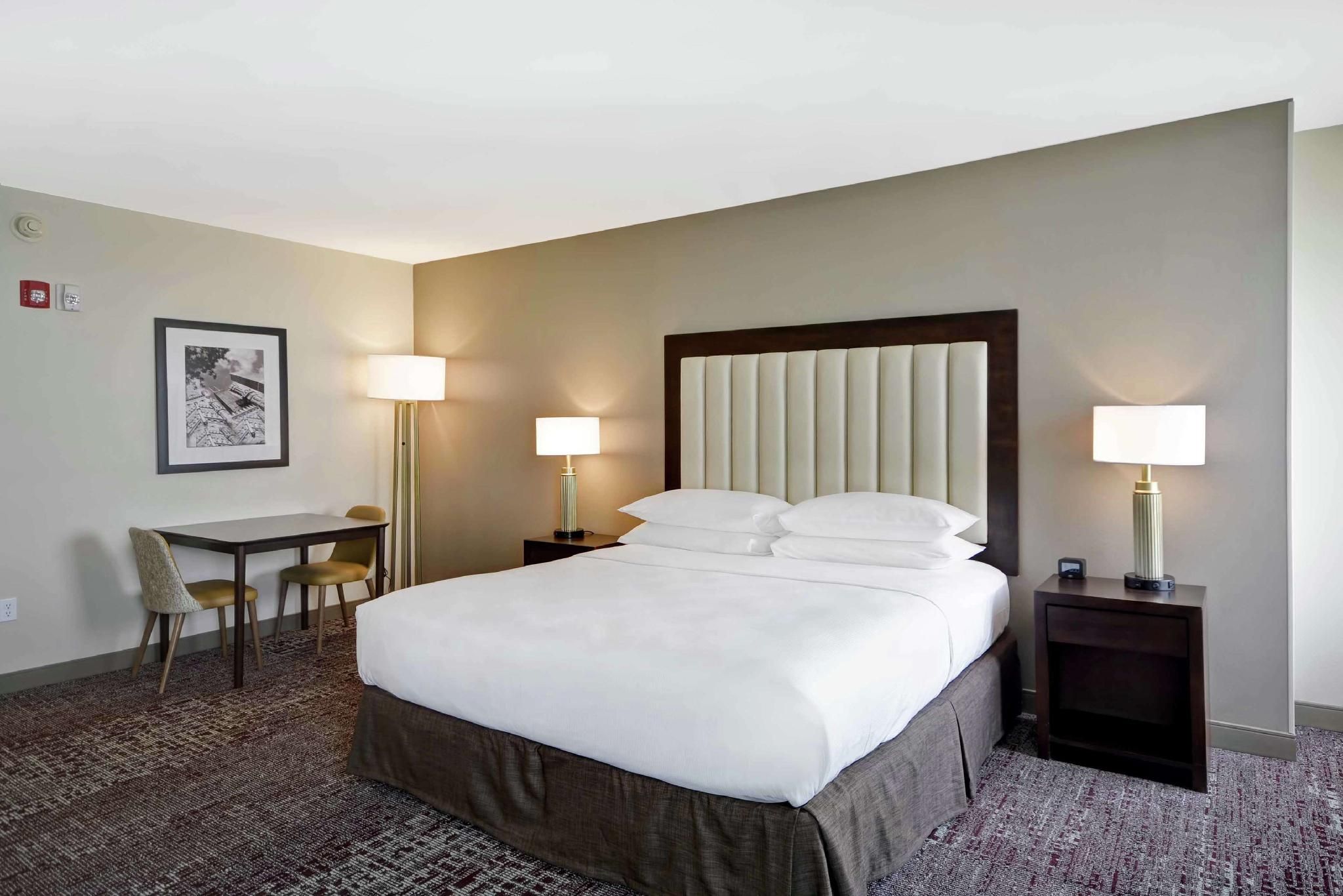 undefined DoubleTree by Hilton Chicago Midway Airport 10