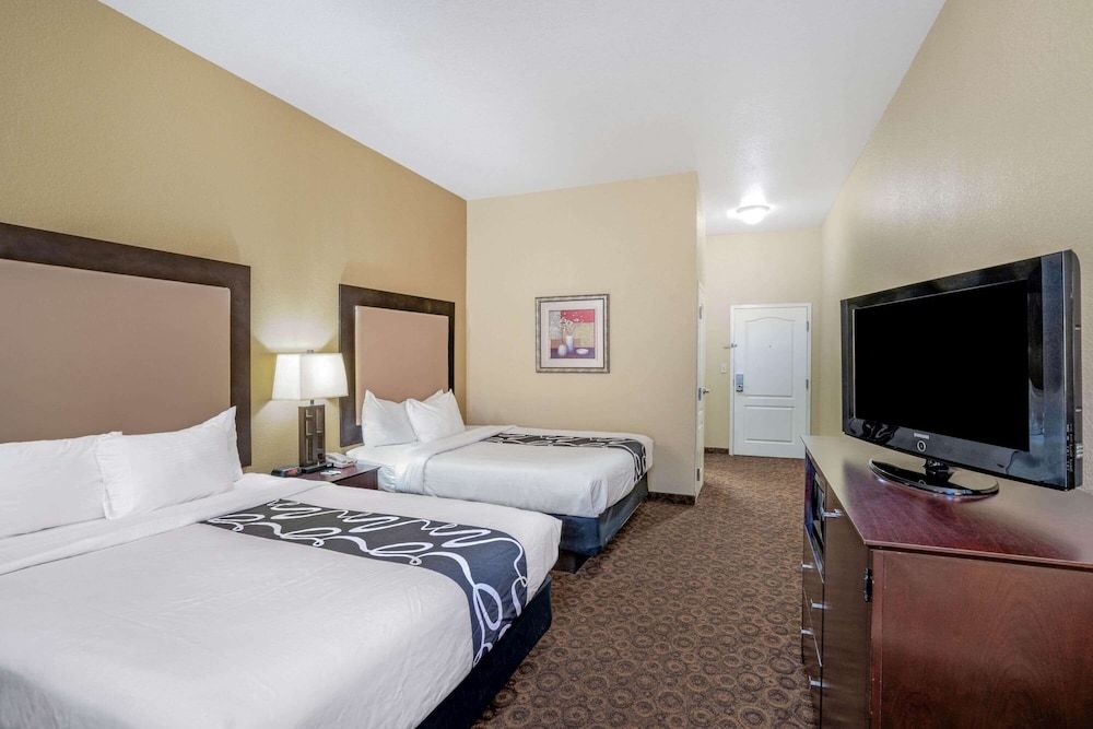 Deluxe Suite, 2 Queen Beds, Non Smoking