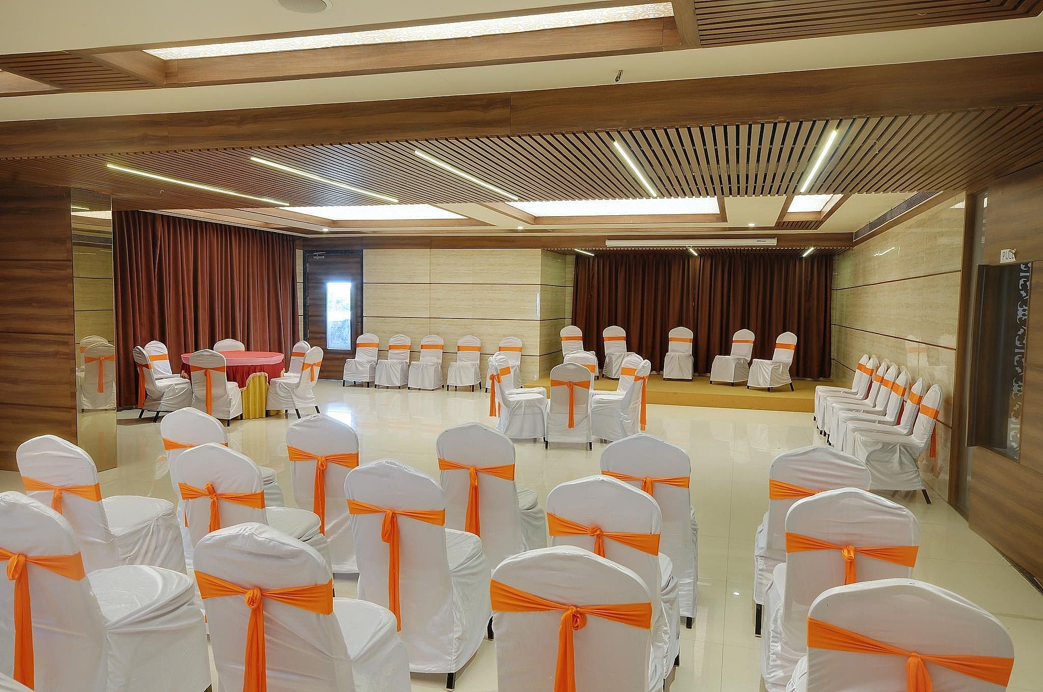 undefined Hotel Shreeji Vatika, Airport Road 8