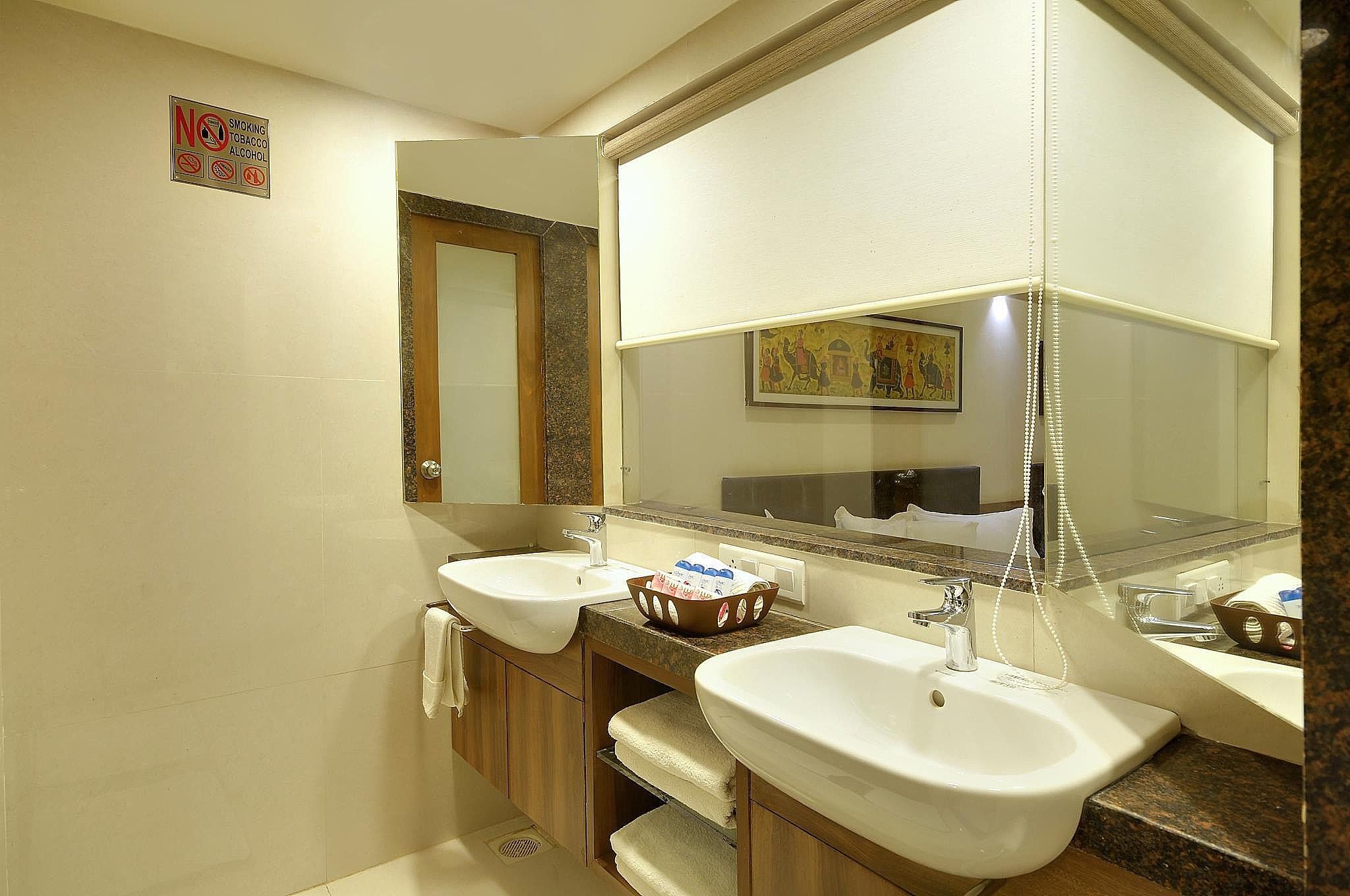 Executive Twin Room 2 Double Beds Non-Smoking