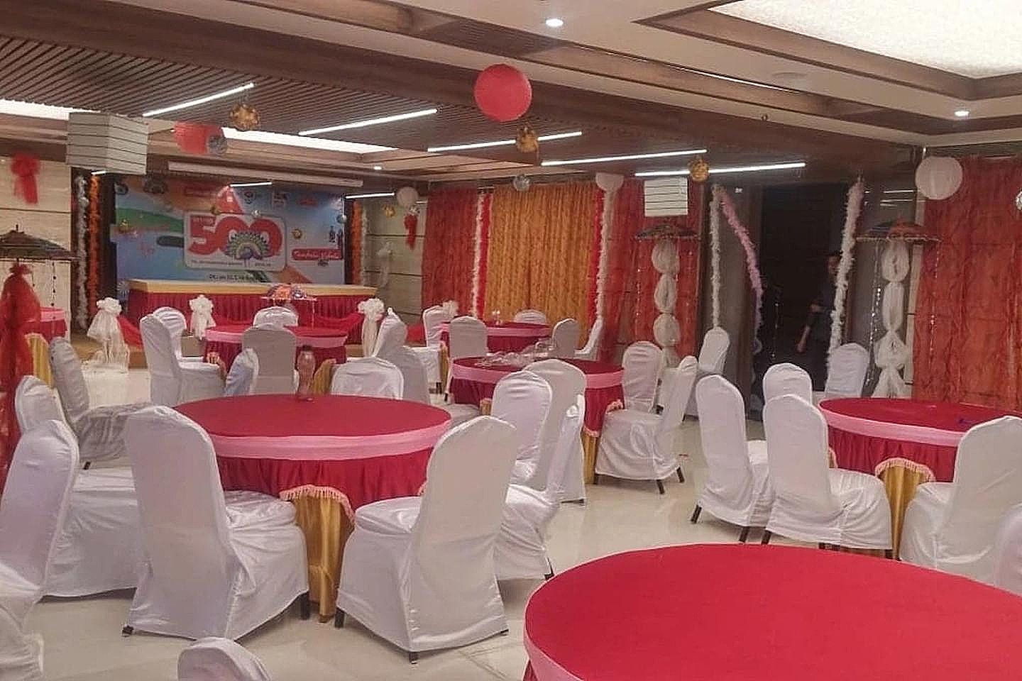 undefined Hotel Shreeji Vatika, Airport Road 9