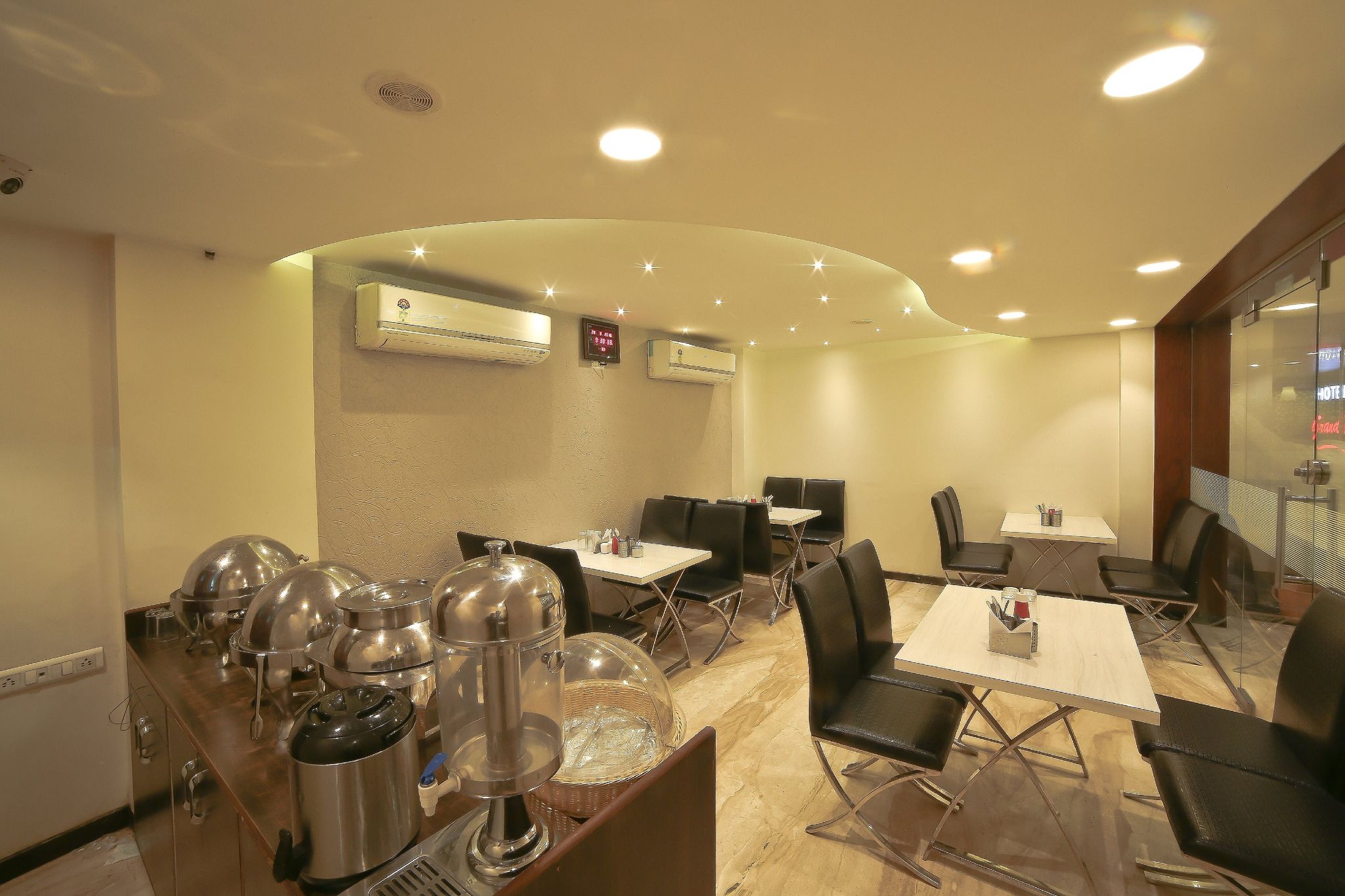 undefined HOTEL GRAND PRAGATI 4