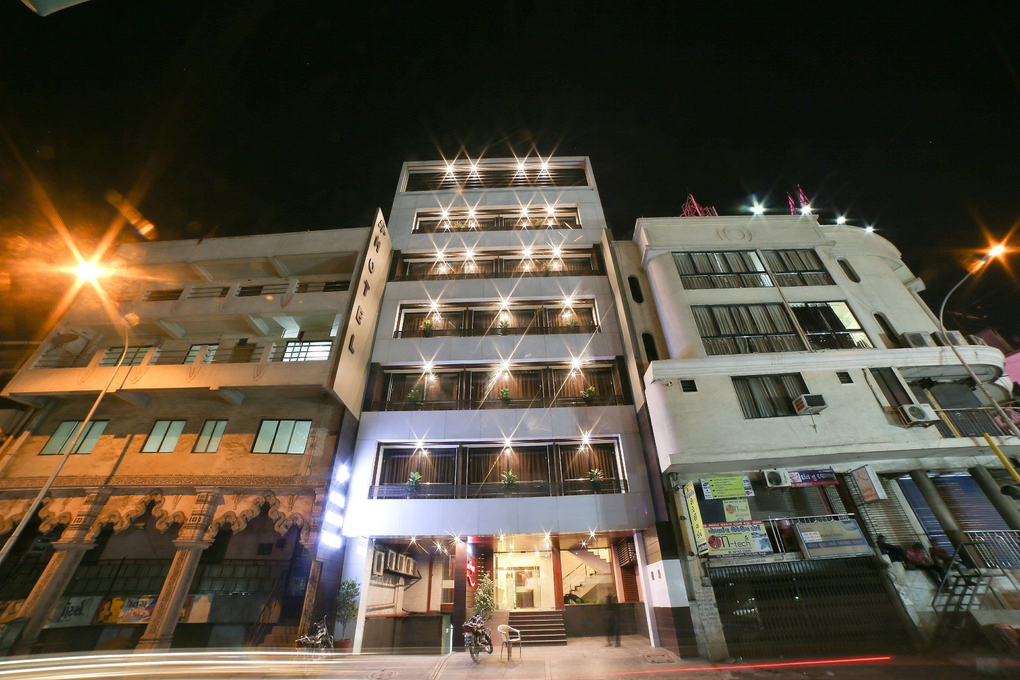 HOTEL GRAND PRAGATI