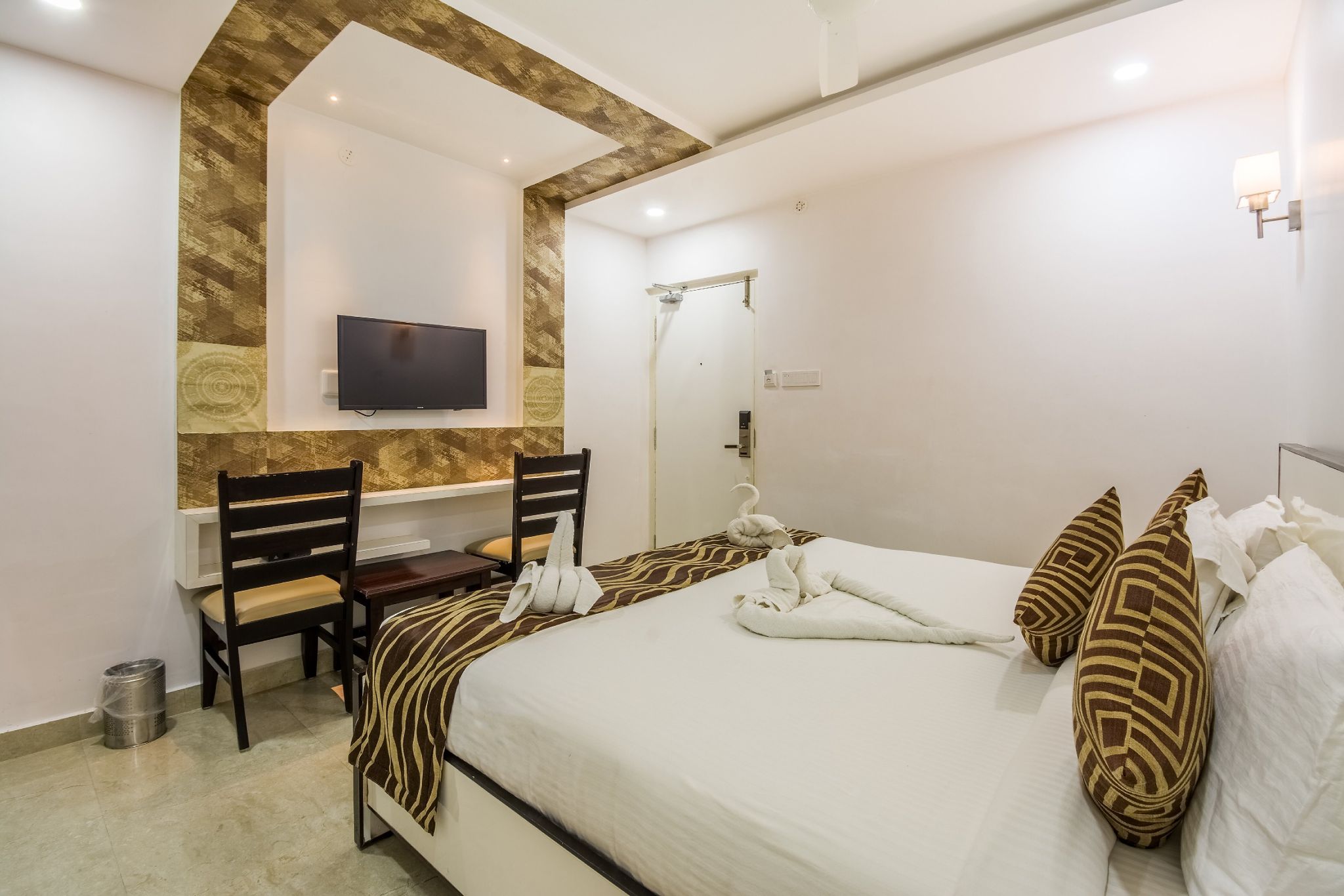 V Royal Park Royal Superior Room 2