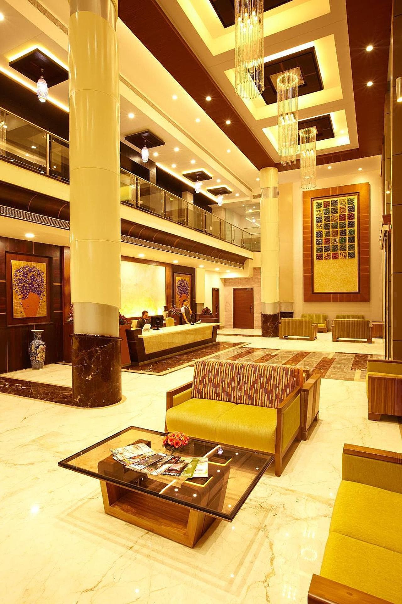 undefined Club Emerald 2