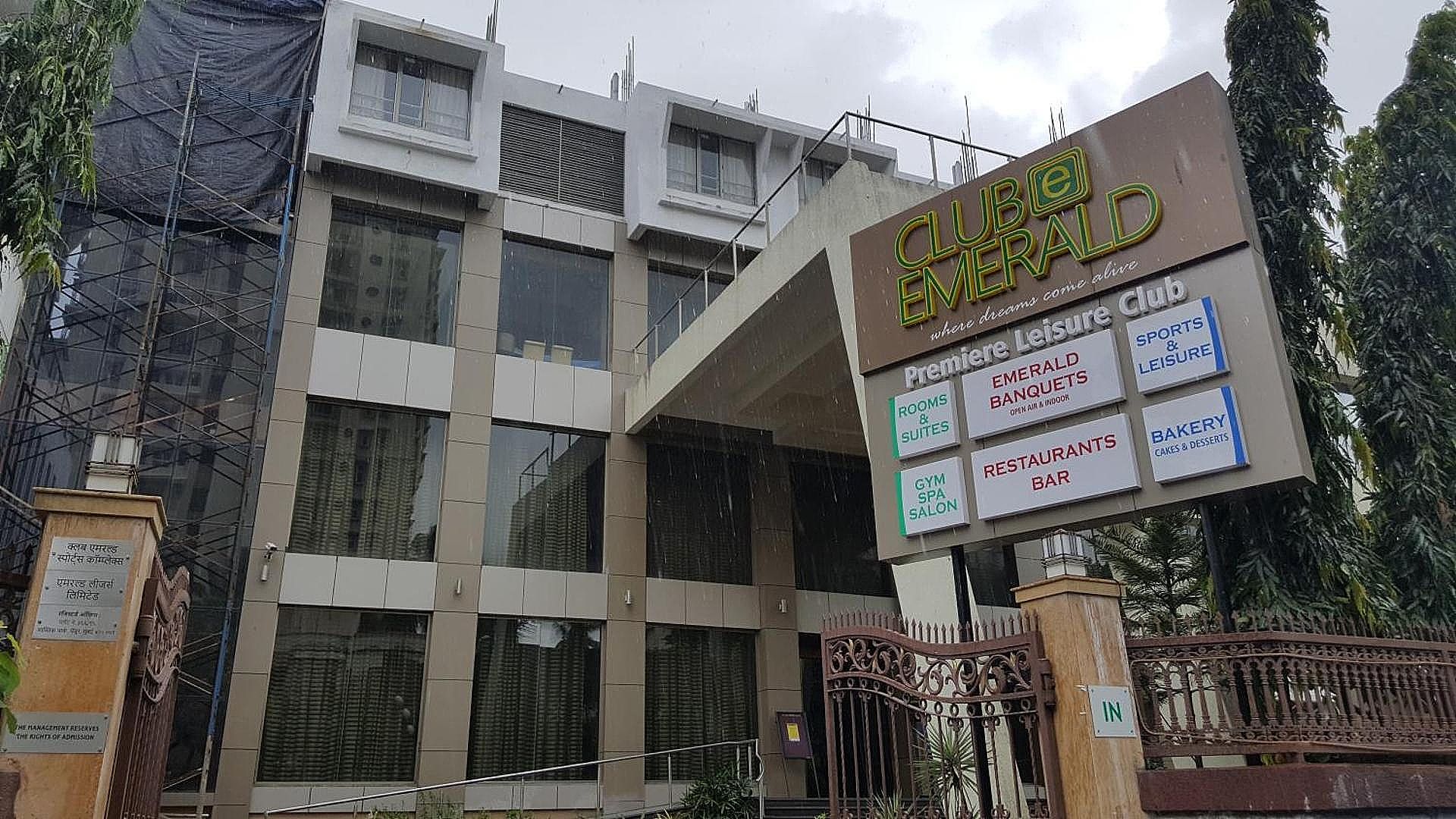 undefined Club Emerald 9