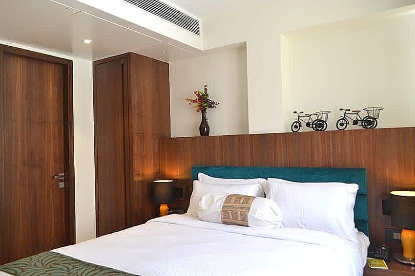 Club Emerald Deluxe Room 5