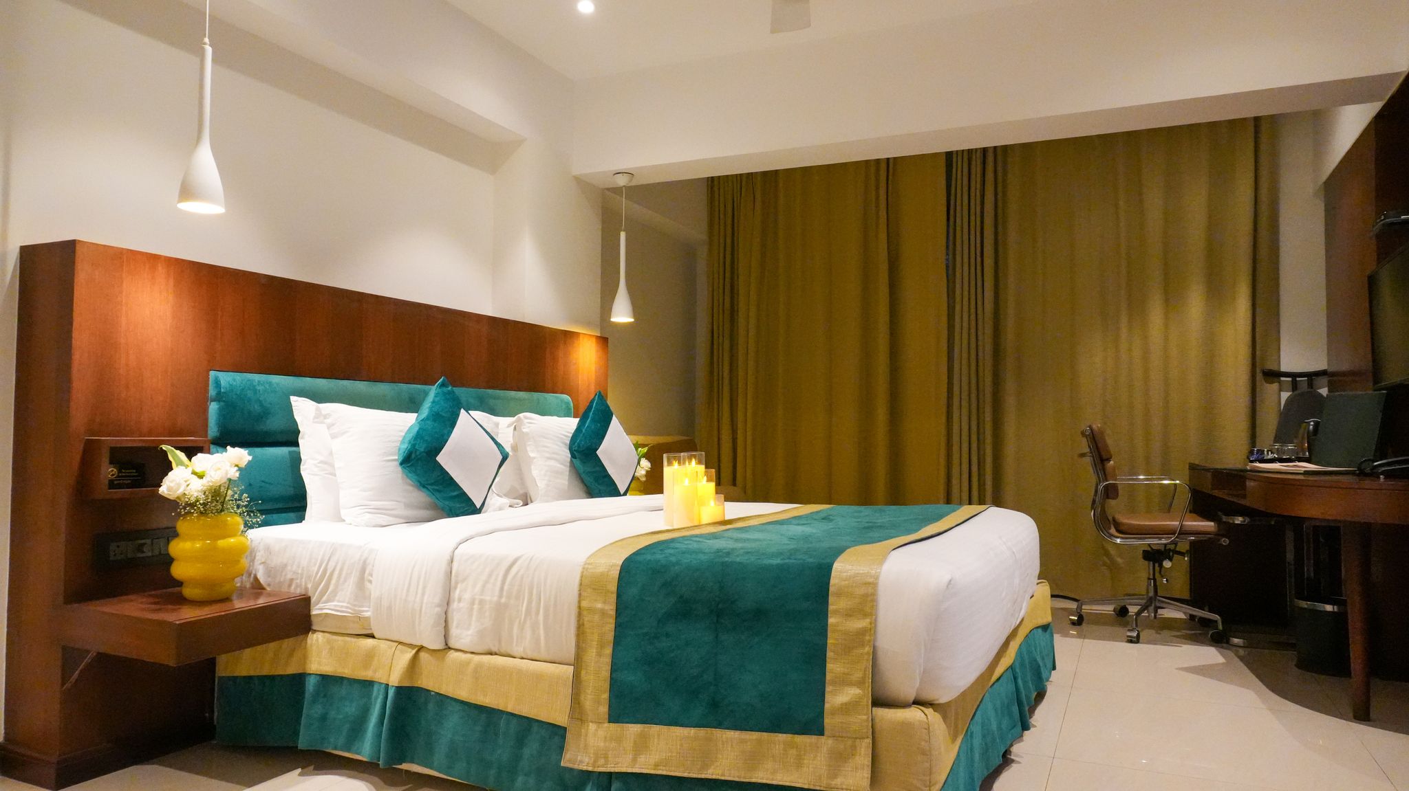 Club Emerald Deluxe Room 7