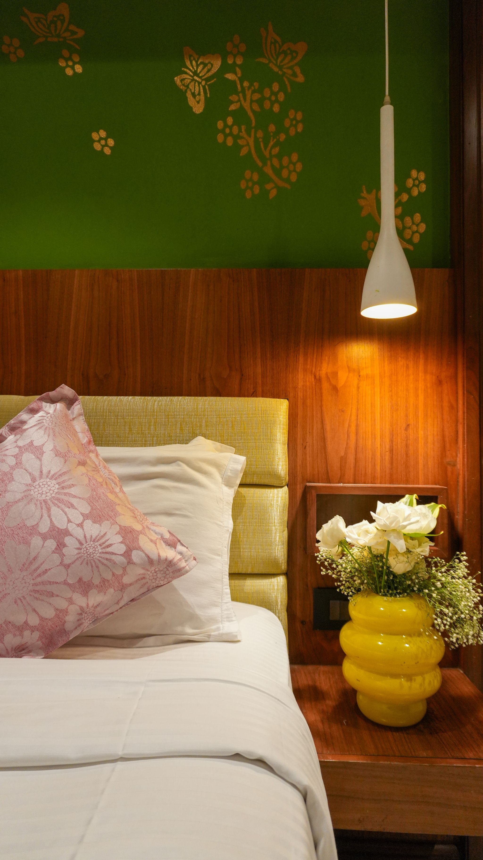 Club Emerald Deluxe Room 9