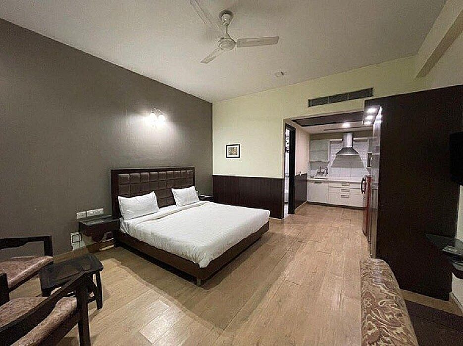 undefined Studio Apartment near Fortis Hospital @Bedchambers 8