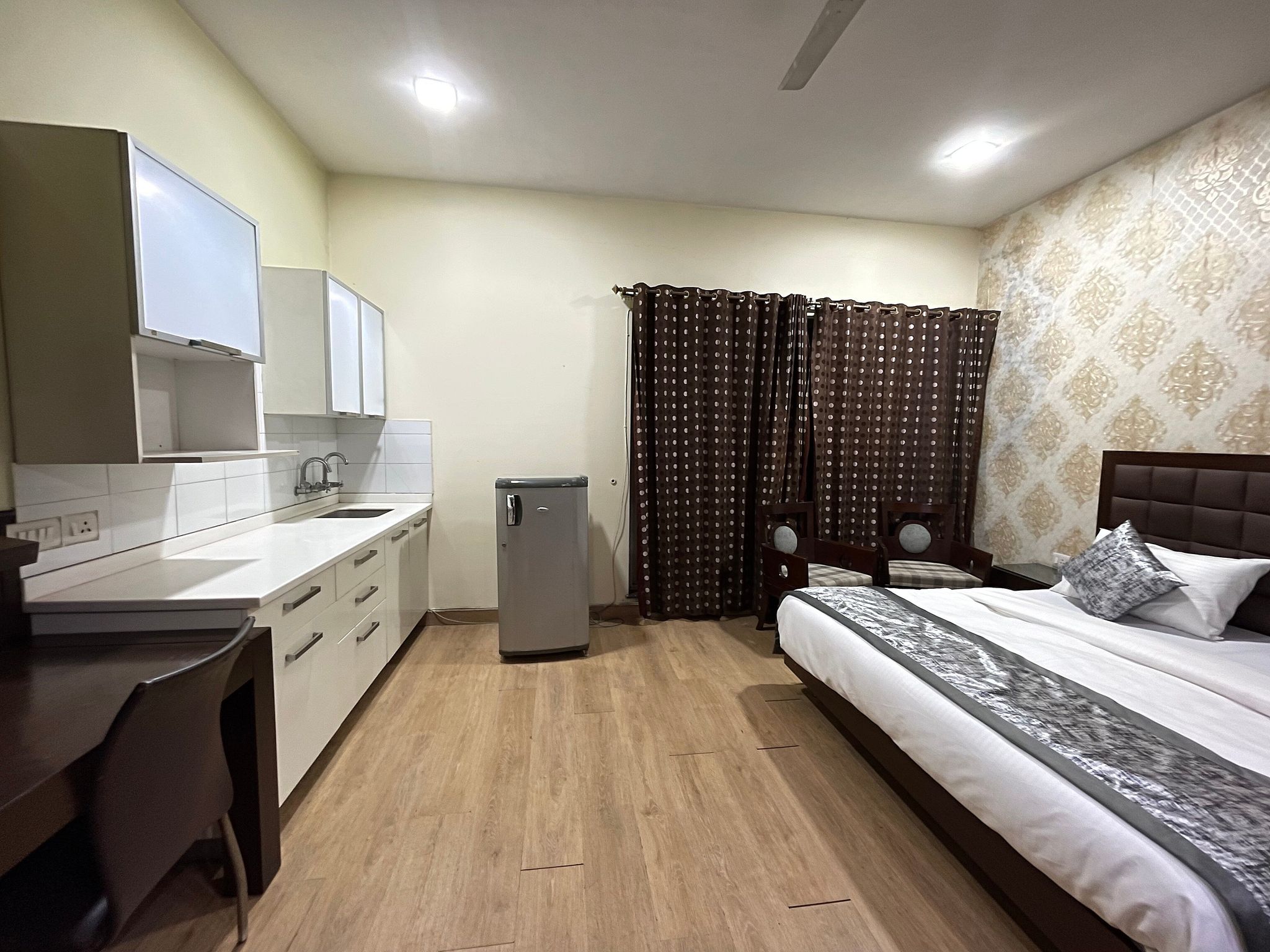 undefined Studio Apartment near Fortis Hospital @Bedchambers 5