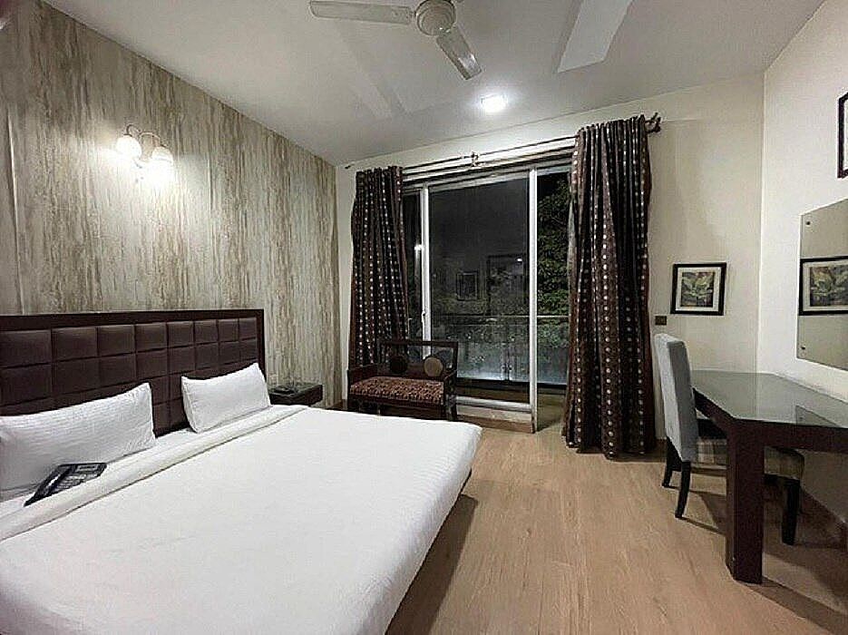 undefined Studio Apartment near Fortis Hospital @Bedchambers 7