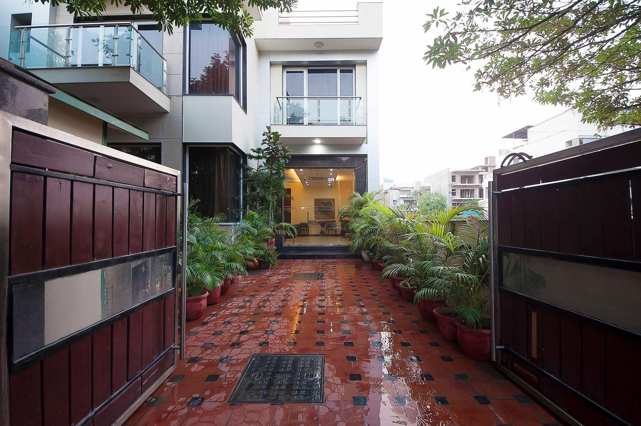 undefined Studio Apartment near Fortis Hospital @Bedchambers 2