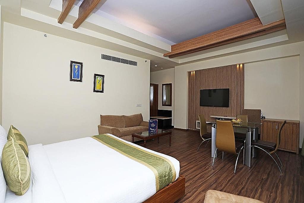 Westend Inn Deluxe Room 5