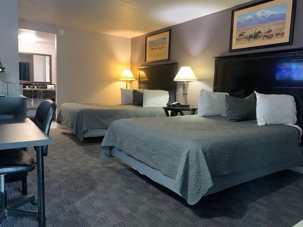 Standard Studio, 2 Queen Beds, Kitchenette