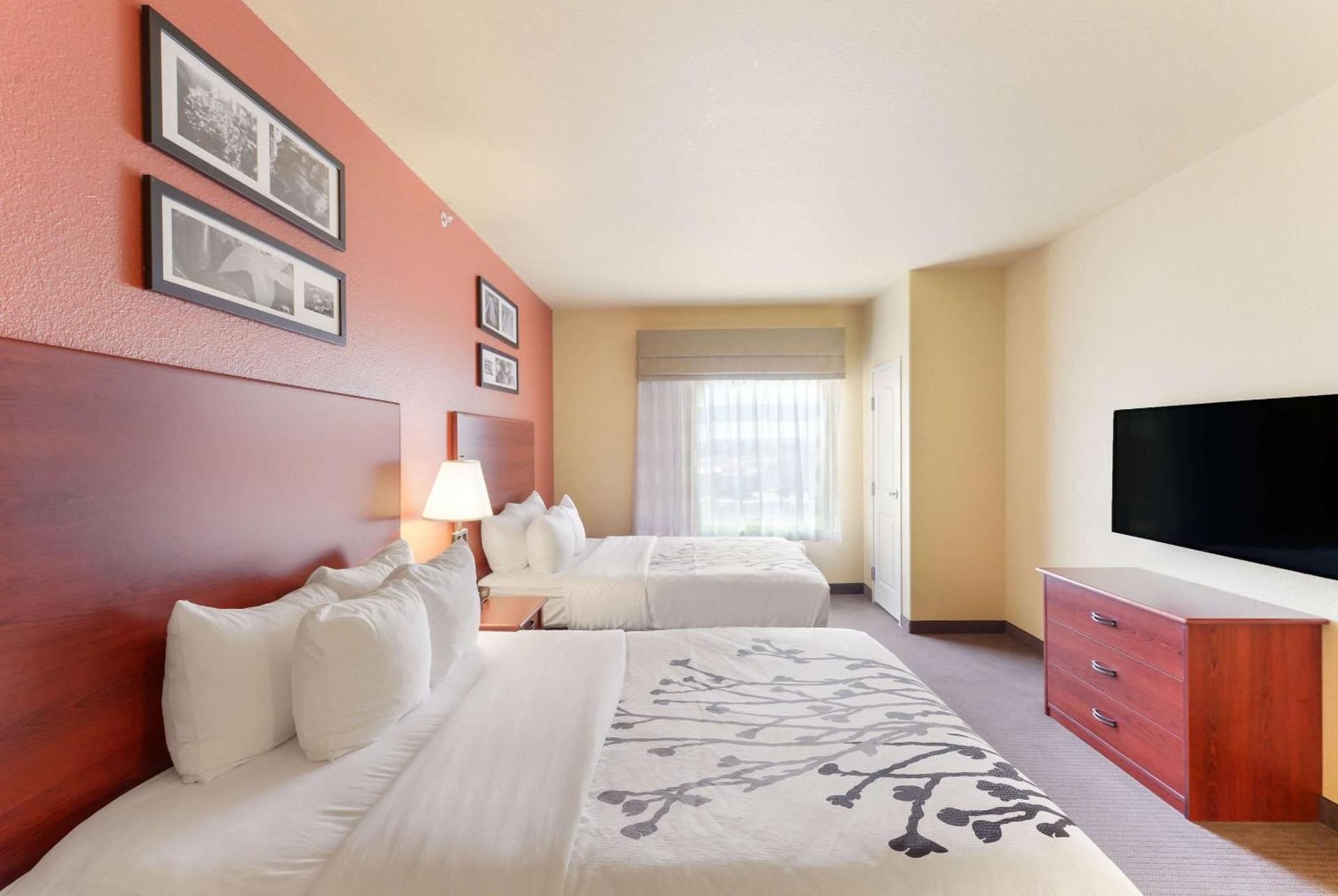 2 Queen Beds, Suite, Nonsmoking
