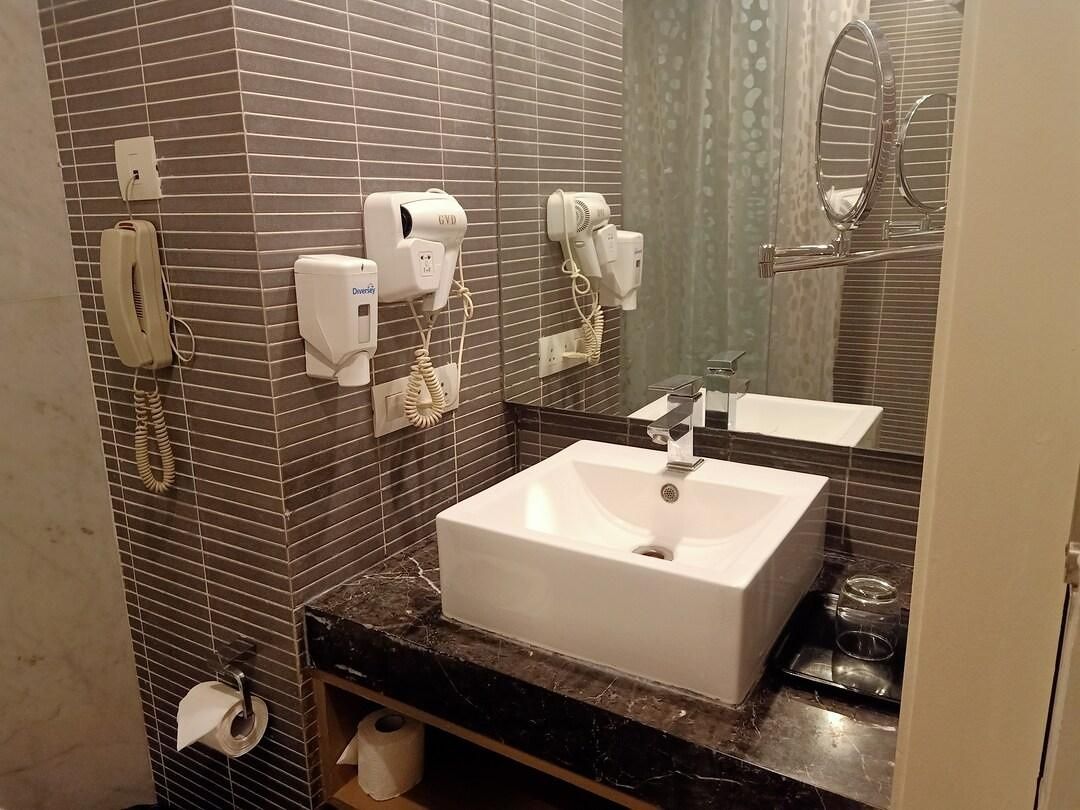 Inventree Hotel Bangalore Electronic City Premium Room 5