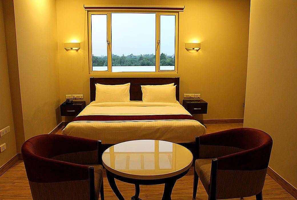 Hotel Dasaprakash Deluxe Double Room 3