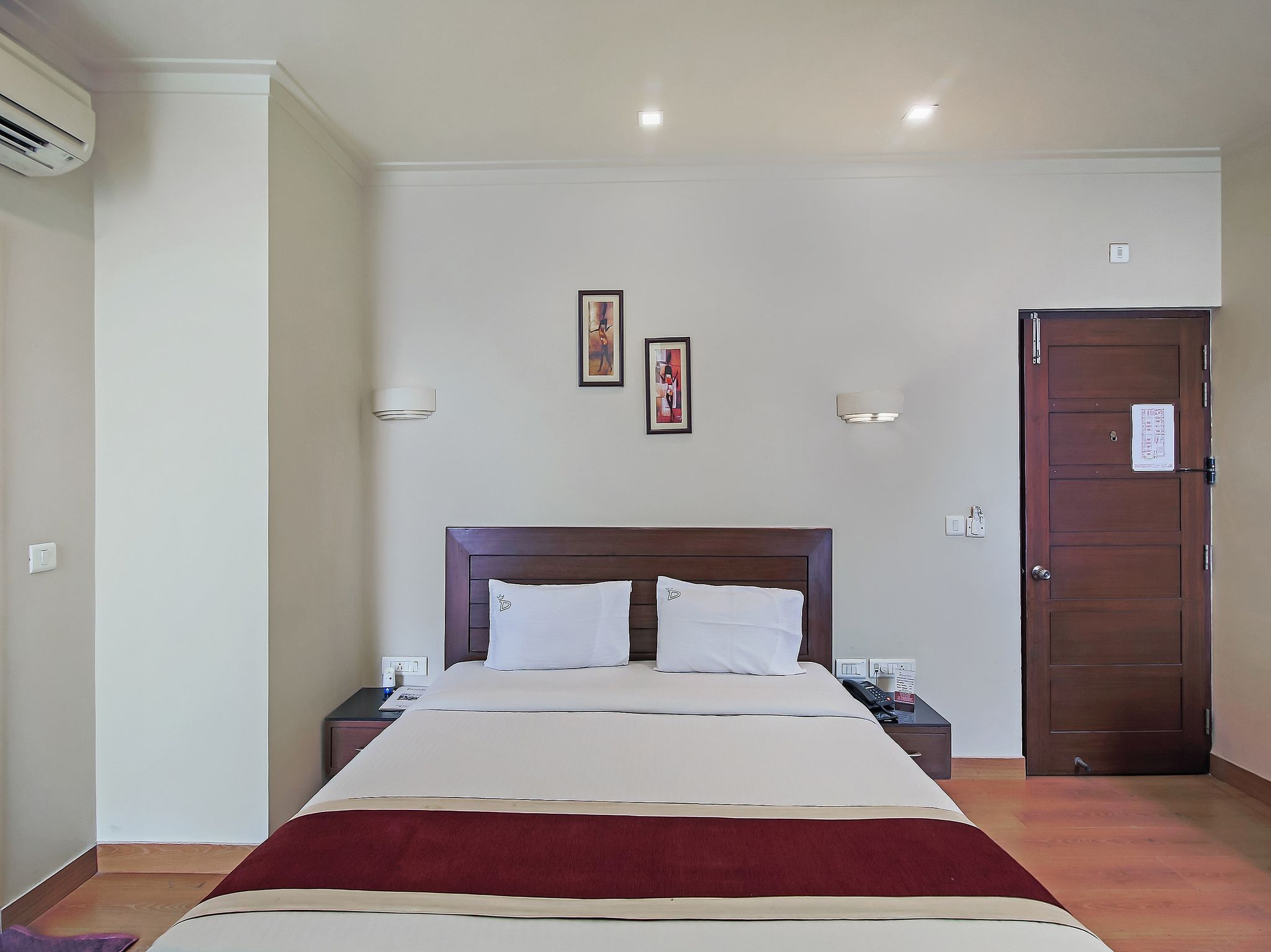 Hotel Dasaprakash Deluxe Double Room 10