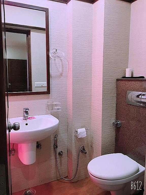 Hotel Dasaprakash Deluxe Double Room 11