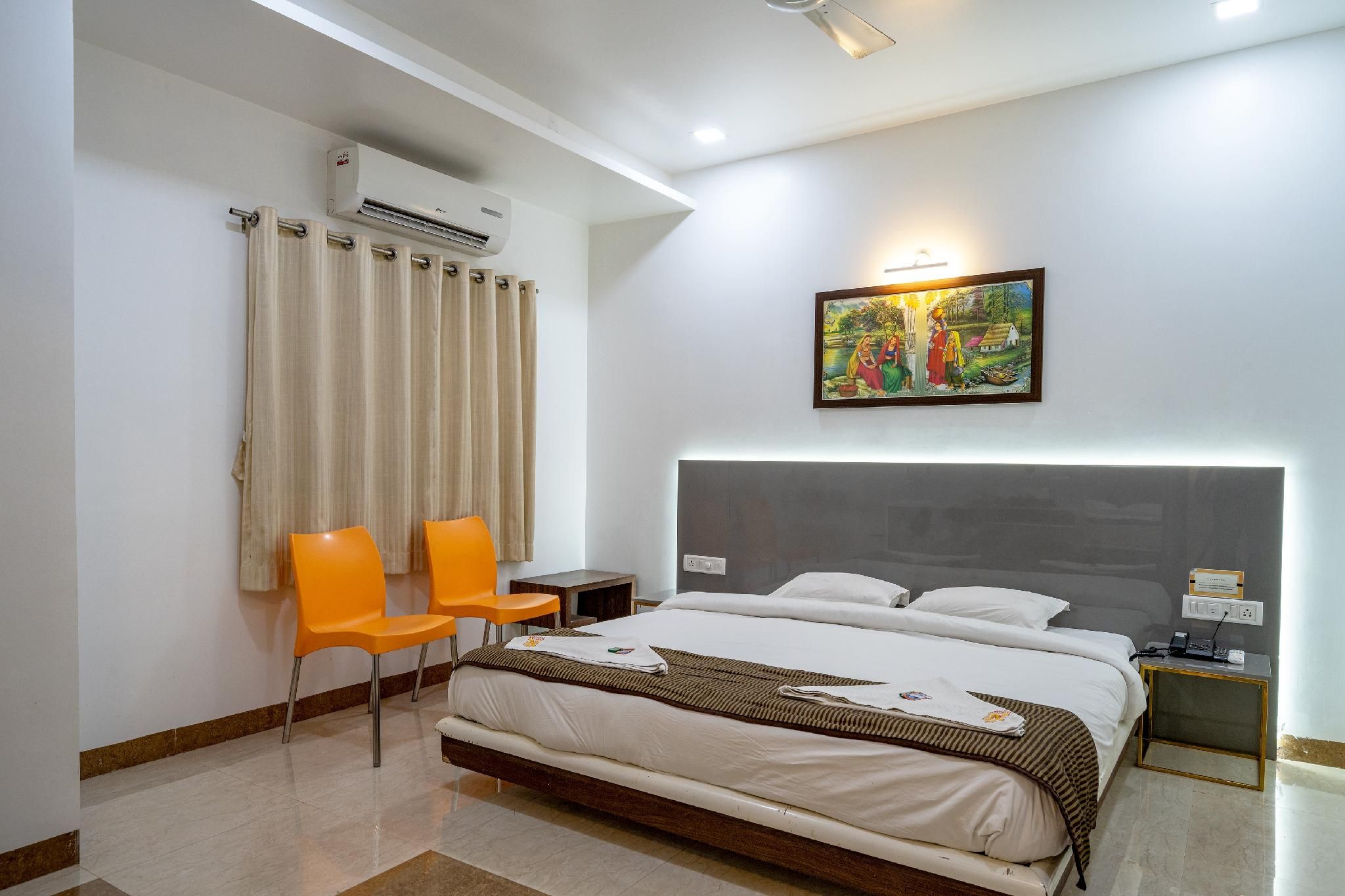 Hotel Darshan Executive Deluxe AC Room 7