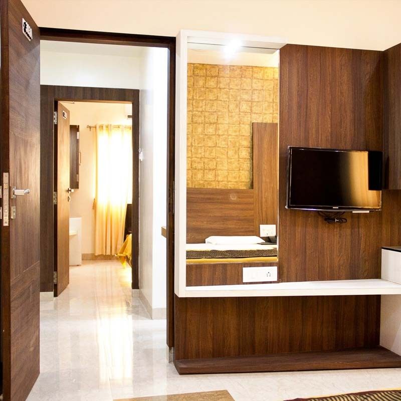 Hotel Darshan Executive Royal Suite AC (3 Bedded Room)