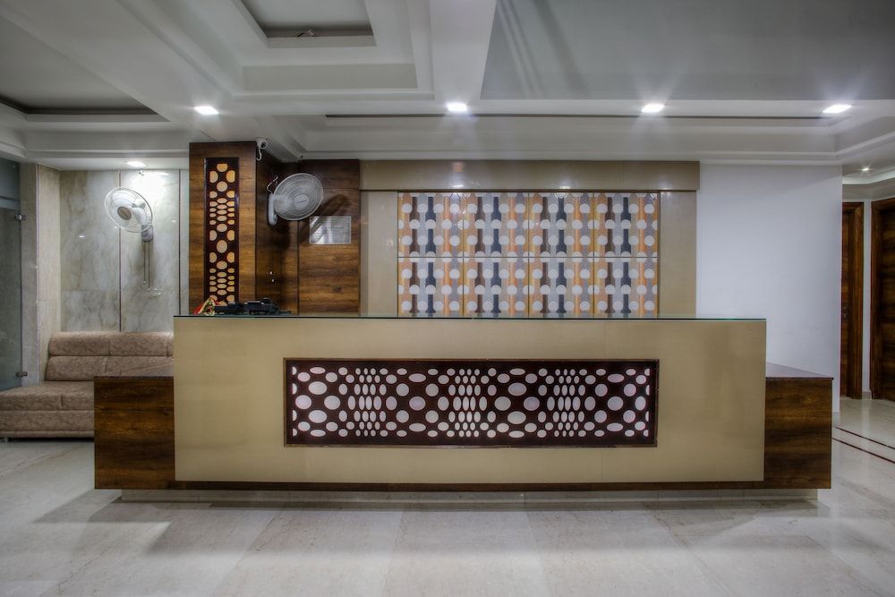 Check-in/check-out kiosk