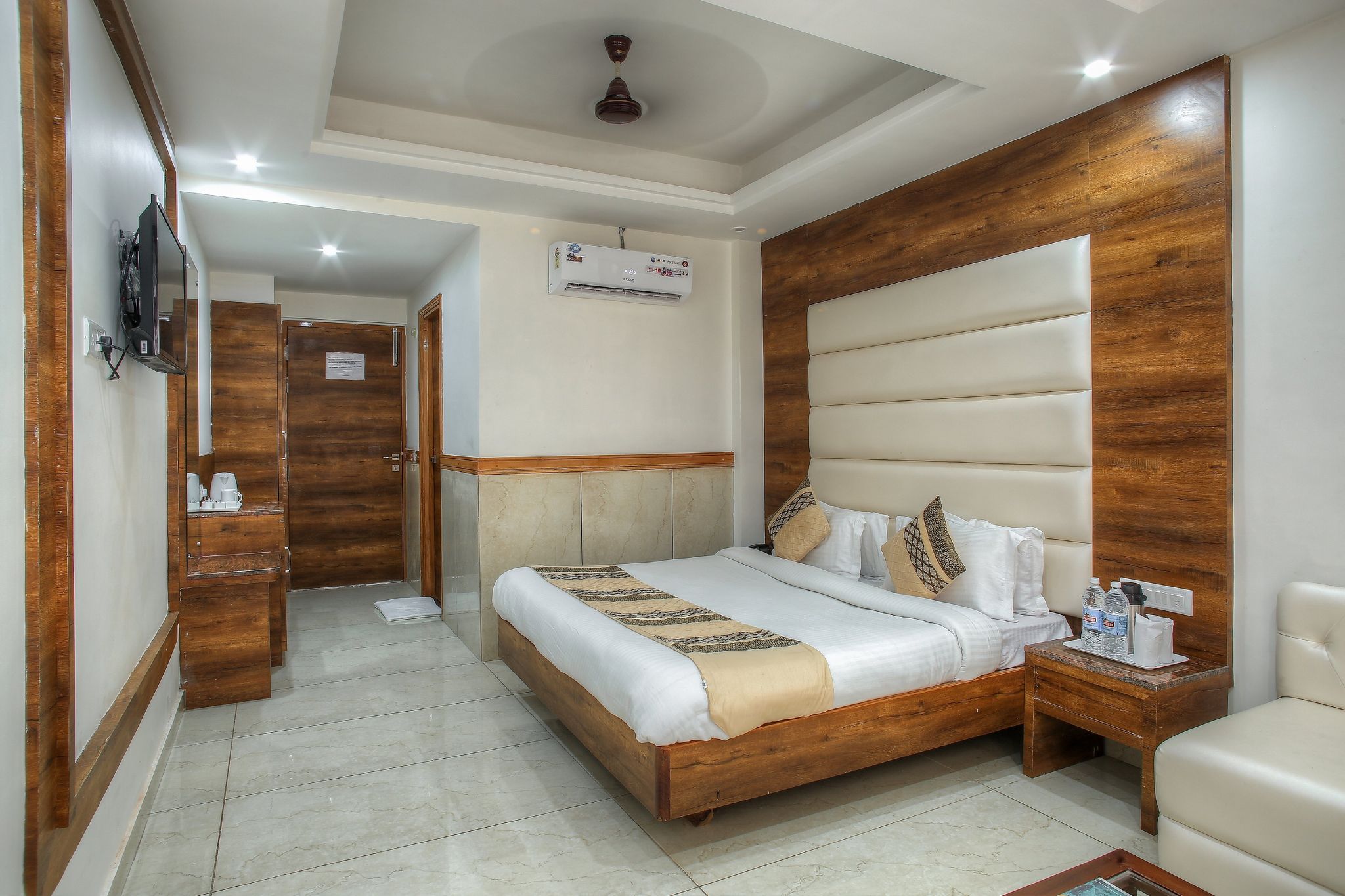 Super Deluxe Double Air Conditioned Room