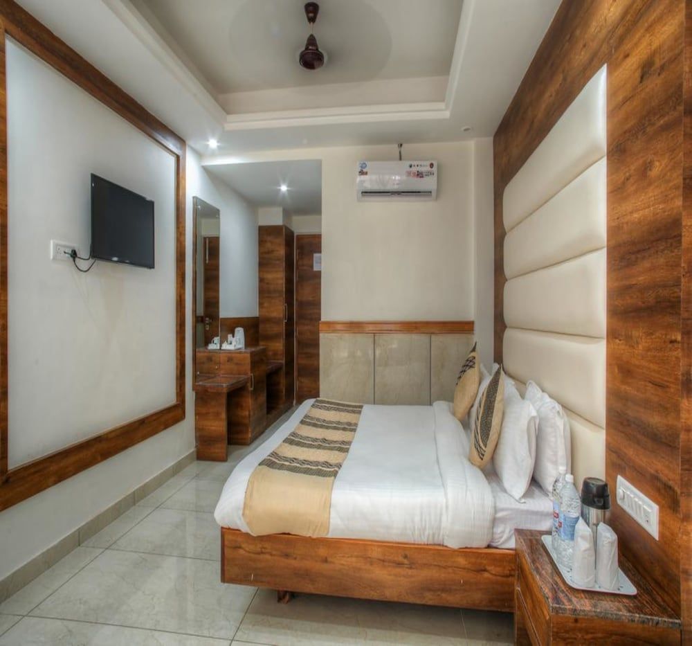 Spacious Triple Air Conditioned Room