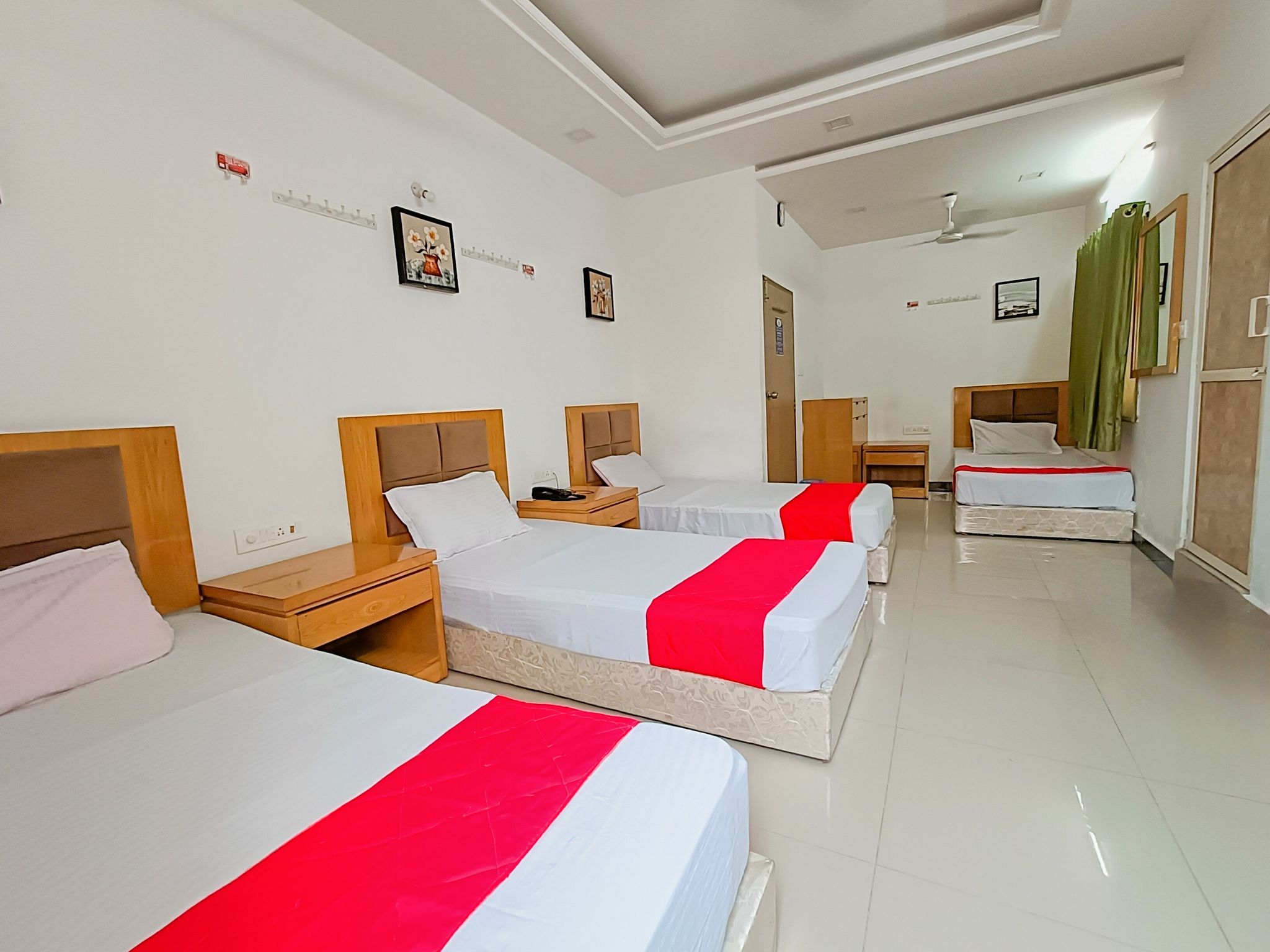 StayGuru Usha Residency Family AC Room 3