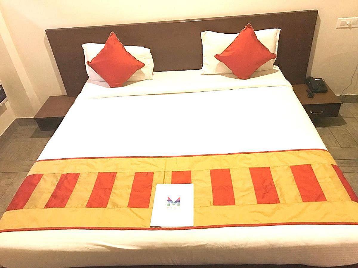 Elite Suites MINT Gomti Nagar Deluxe Non-AC 5