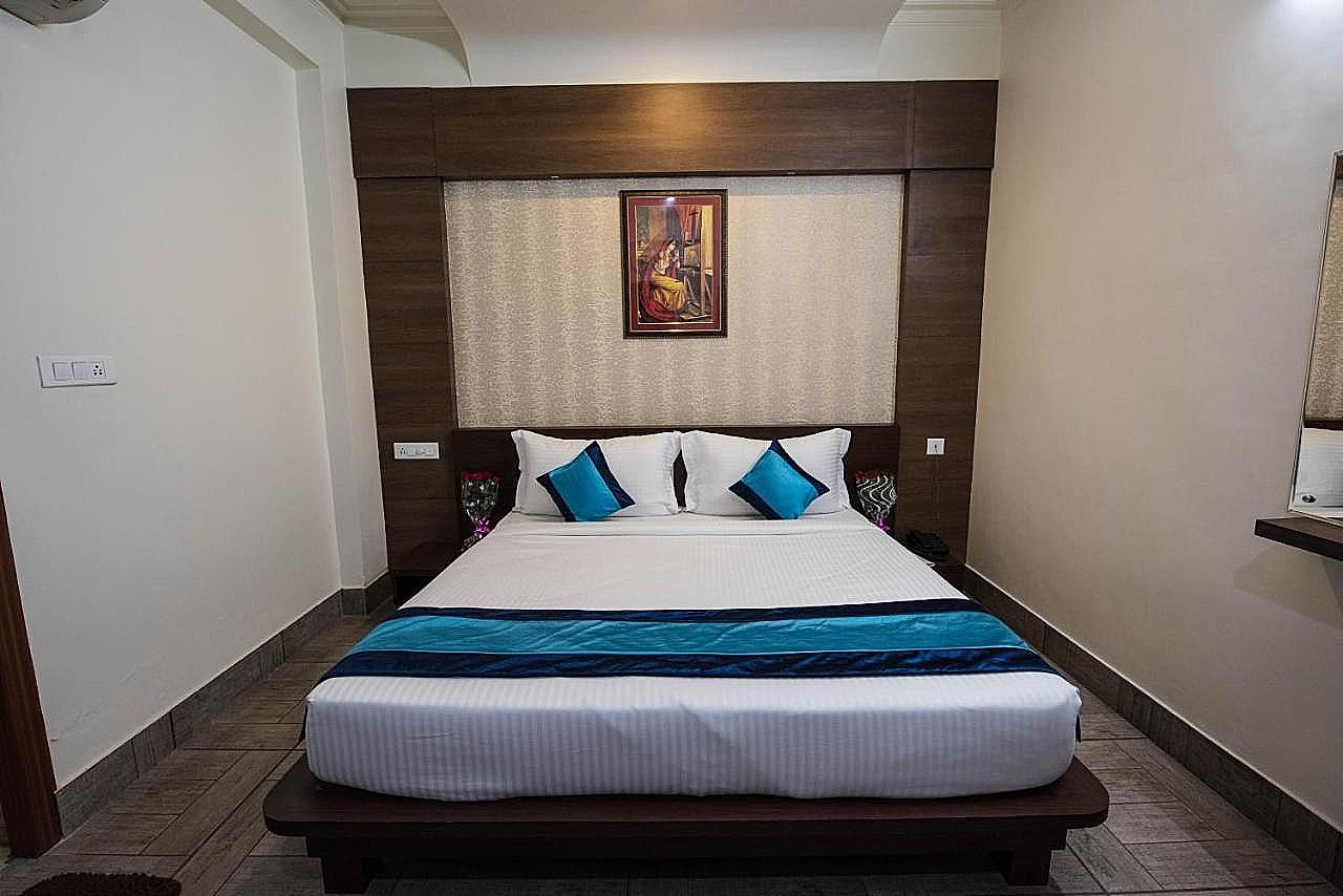 Elite Suites MINT Gomti Nagar Deluxe Non-AC 3