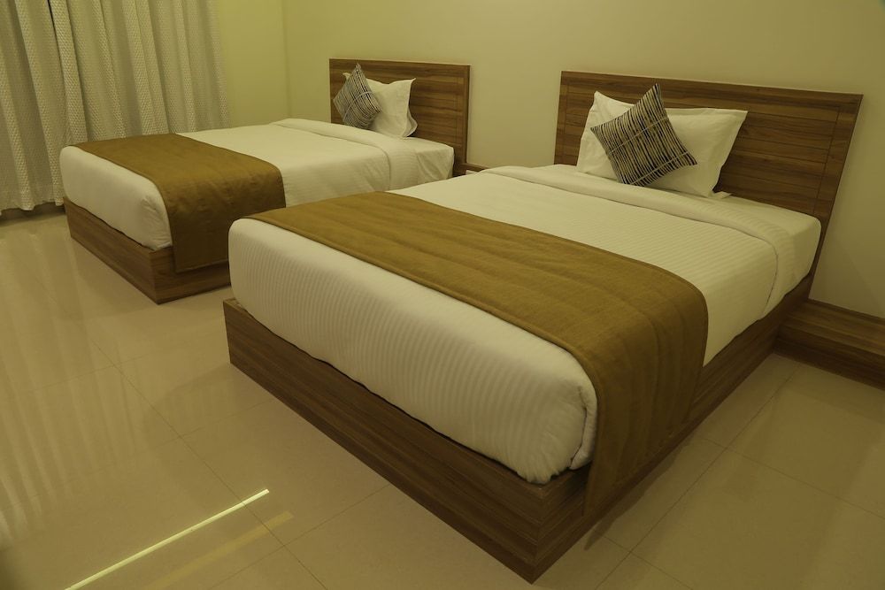 Hotel Roma Kristo Deluxe Double Room, 2 Twin Beds 9