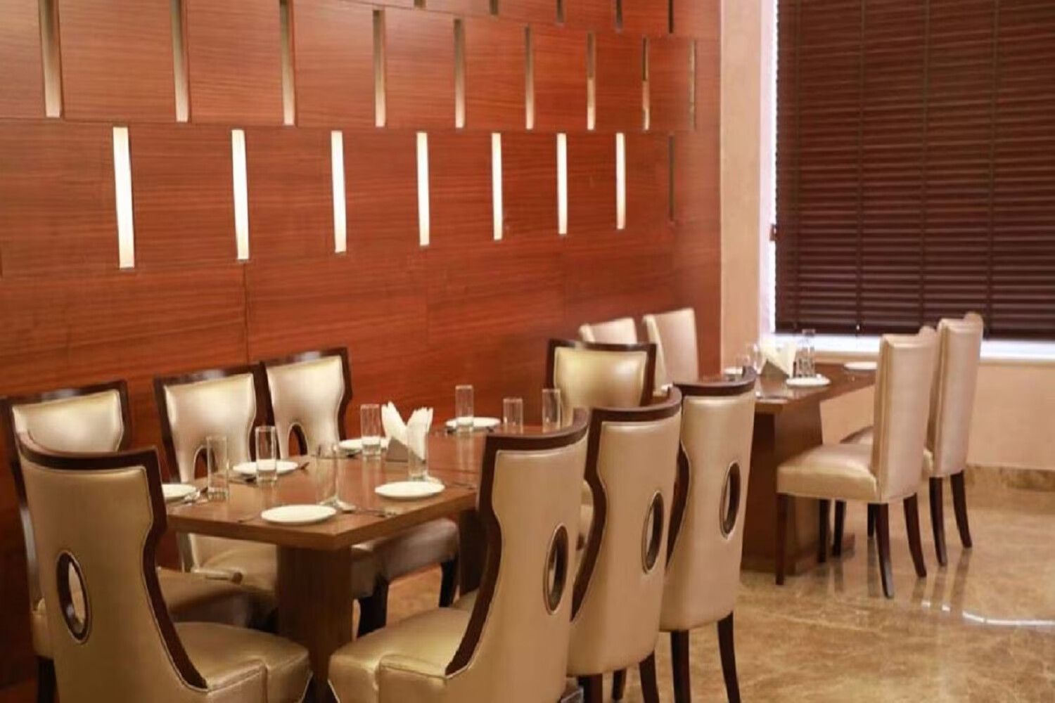 undefined Hotel Broadway Inn 4