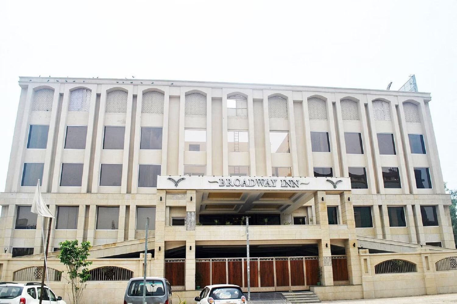 undefined Hotel Broadway Inn