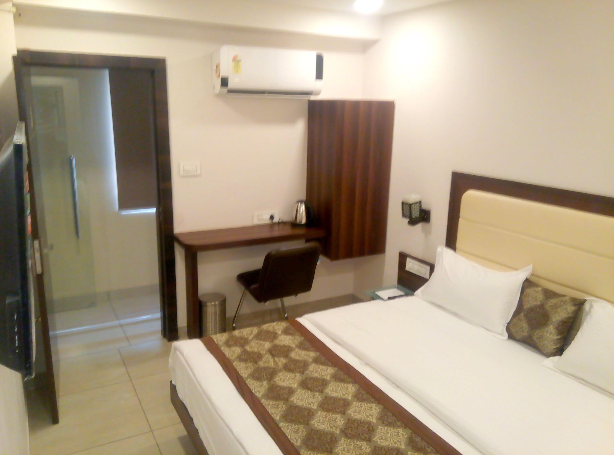 Lime Tree Hotel Standard AC Room 8