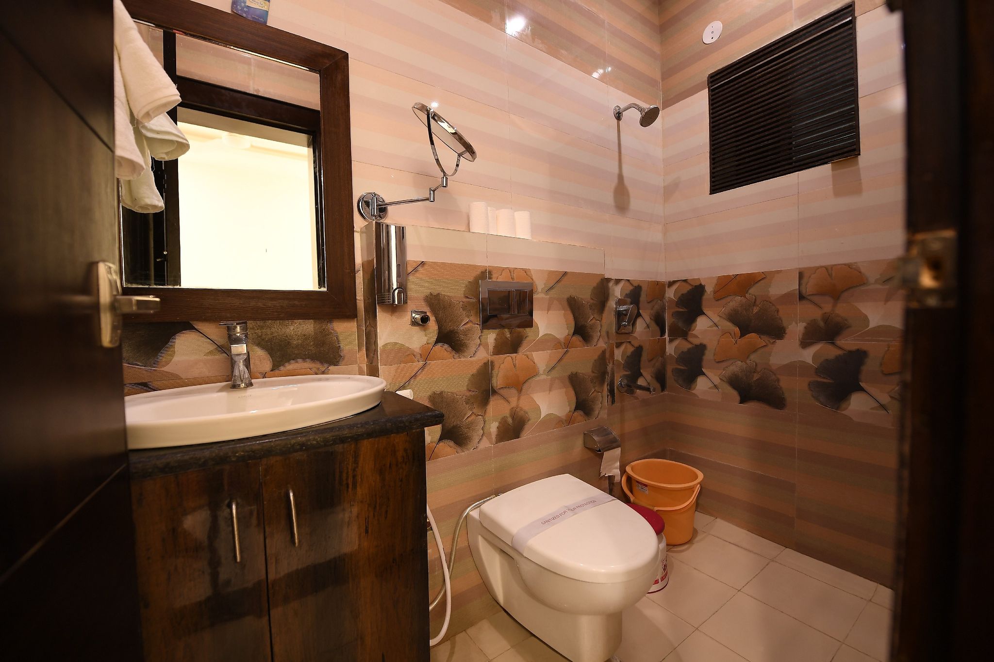 Madhav Muskan Residency Deluxe Room 5