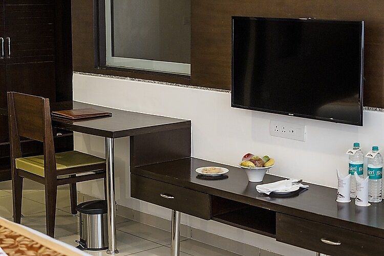 Food & Dining