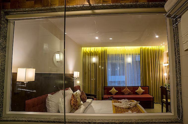Hotel Udai Median Deluxe 13