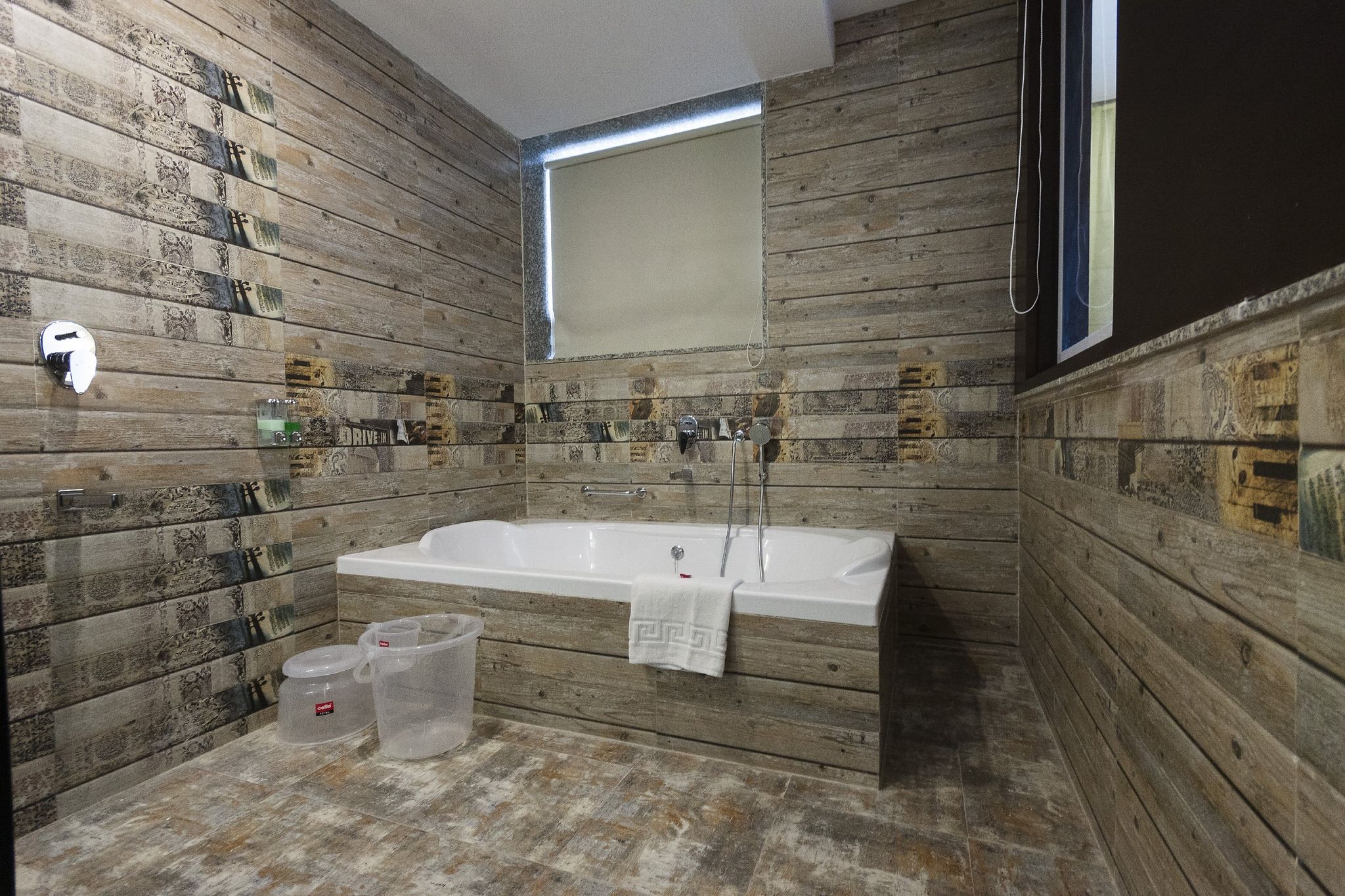 Hotel Udai Median Deluxe Room, 1 Bedroom, Smoking, City View 27