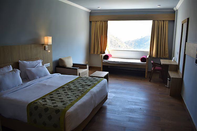 Top Floor- Lake View without Balcony