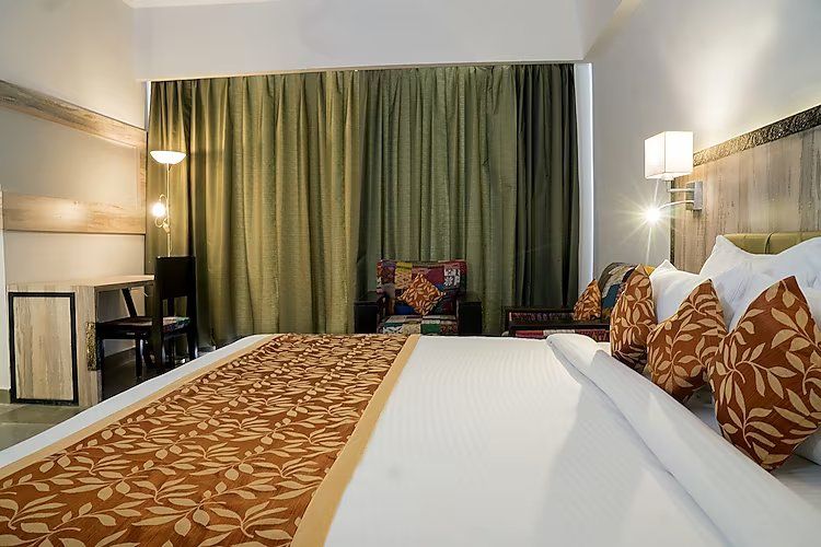 Deluxe Room with Balcony Non Lake View