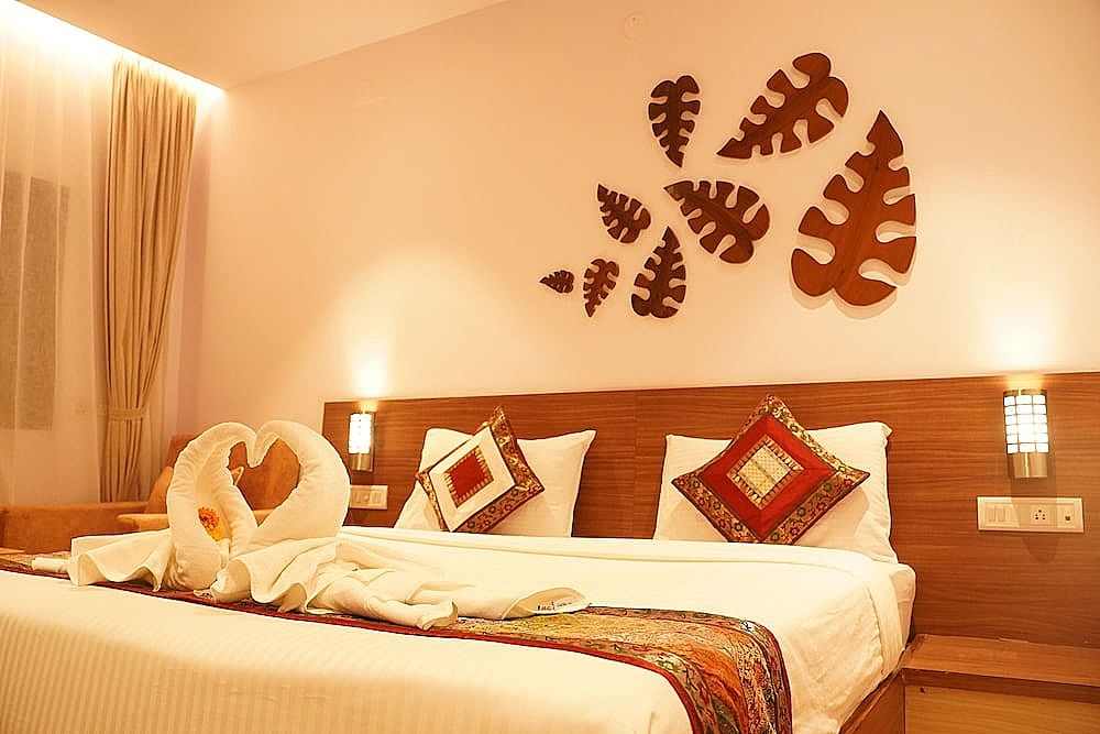 Hotel Gorbandh Deluxe Room 3