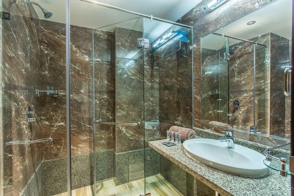 Hotel Abika Elite Superior King Room 4