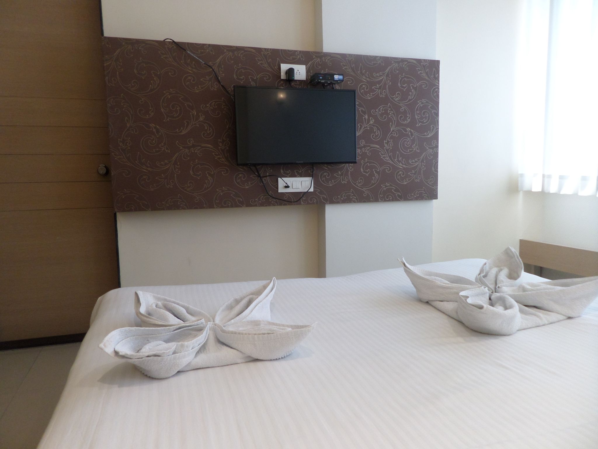 Hotel Saiprasad Executive Solapur Deluxe Non AC Room  9