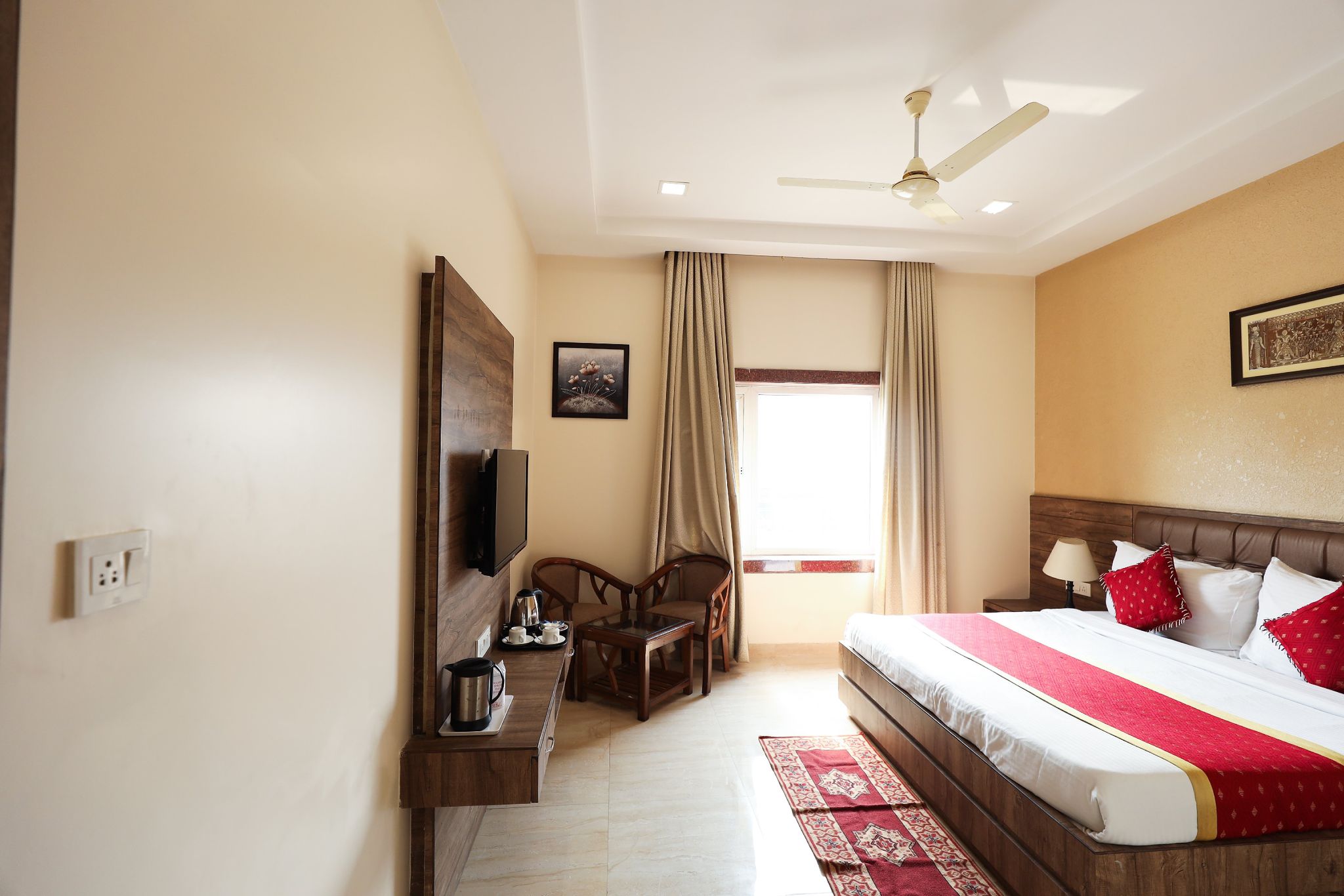 Regal Hotel and restaurant Executive Room 14