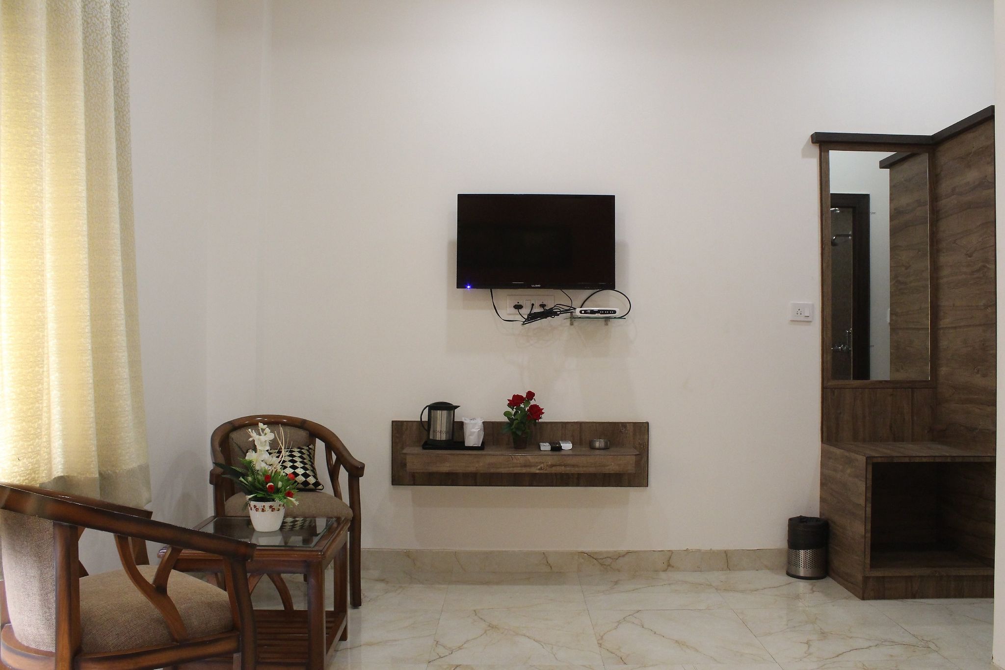 Regal Hotel and restaurant Executive Room 12