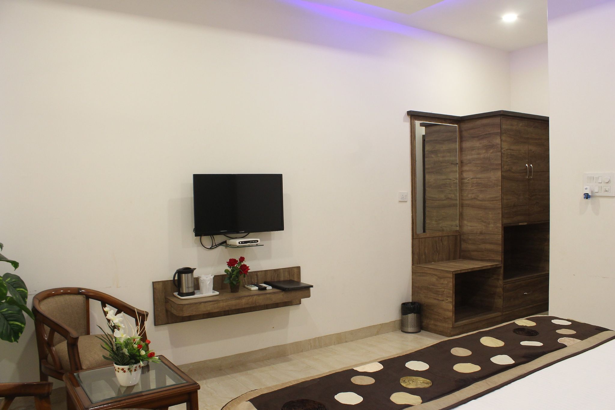 Regal Hotel and restaurant Executive Room 6